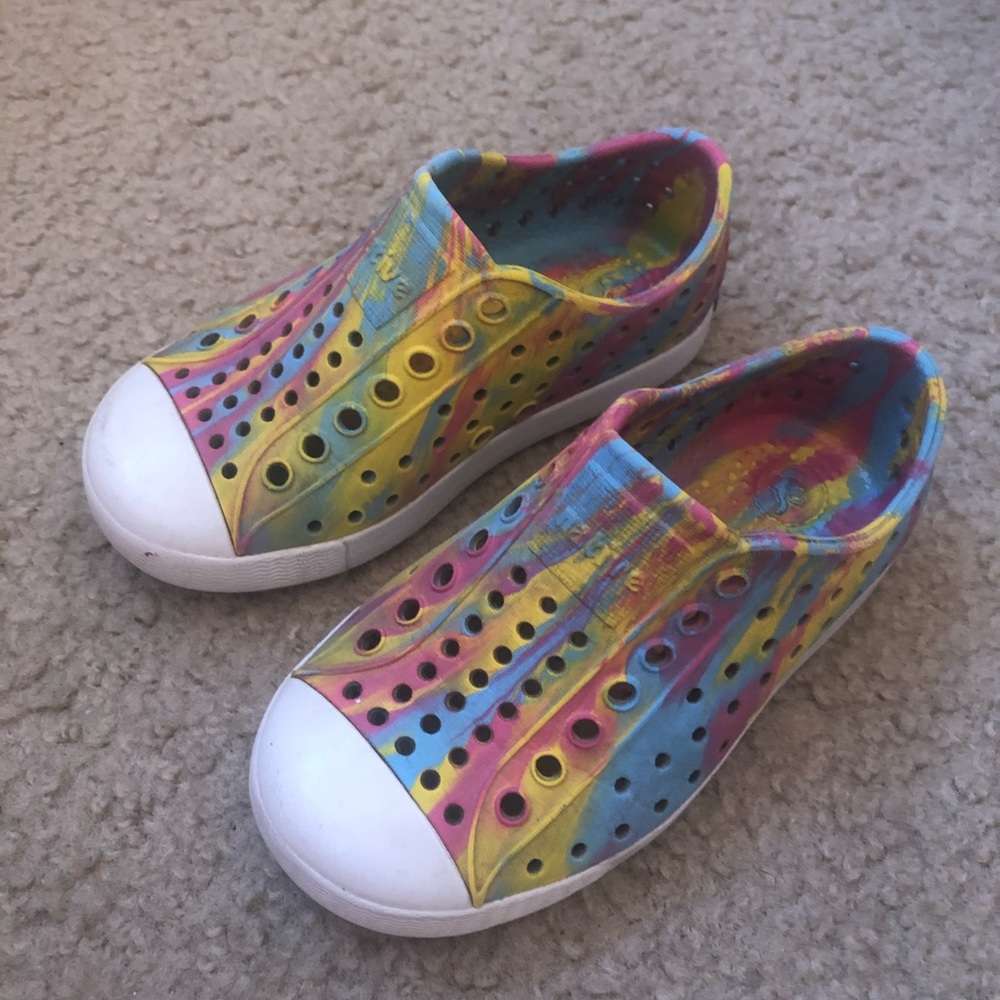 Native Rainbow Toddler shoes size 8